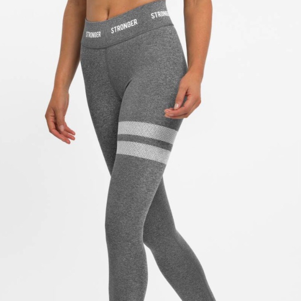 NEW SET: Sports Bra and Leggings - Picture 2 of 11